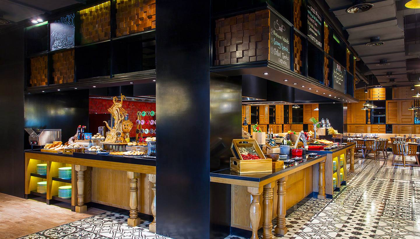 Pullman Ciawi Vimala Hills Resort Spa Convention - Scrumptious Cuisine Selections For Breakfast Lunch And Dinner At Damar Restaurant