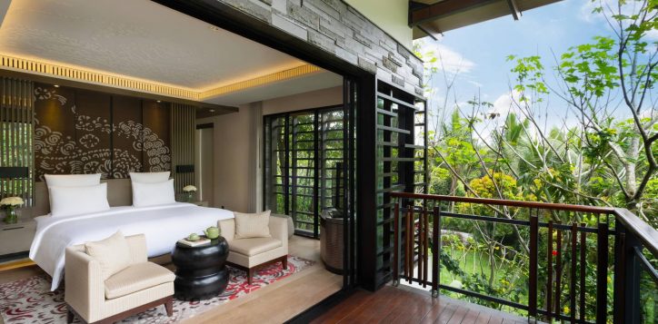 king-room-min-1-2