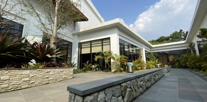 smoking-area-convention-center-pullman-ciawi-2