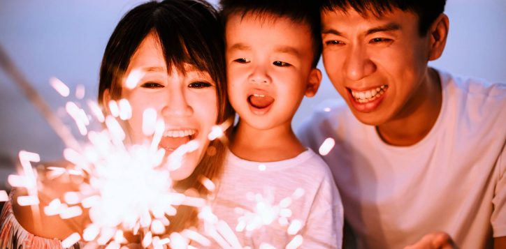family-new-years-fireworks-2